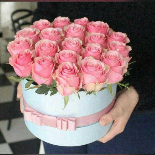 Roses in a hatbox