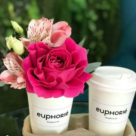 Цветы и кофе