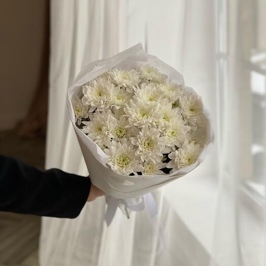 Букет белых хризантем