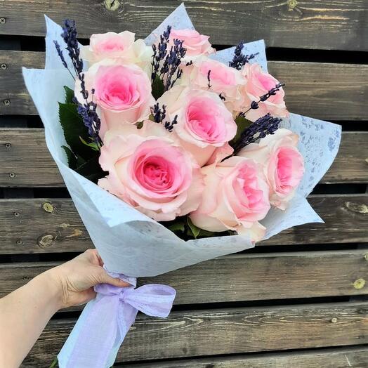 9 roses in paper