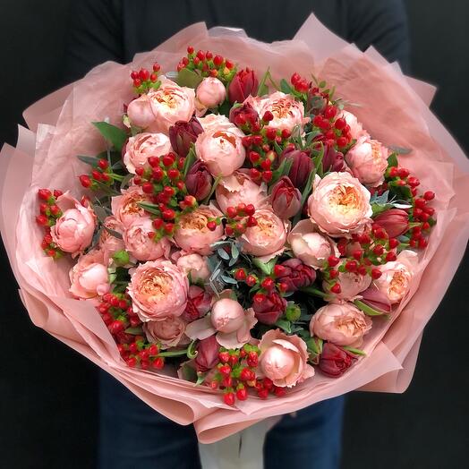 Bouquet with bush peony rose