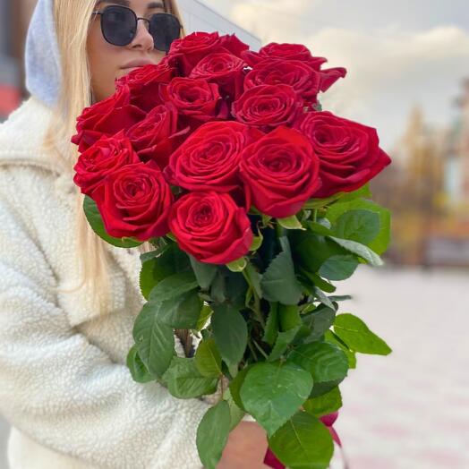 Букет на Любой Повод из 15 Красных Роз