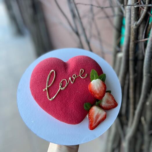 Торт Love с ягодами