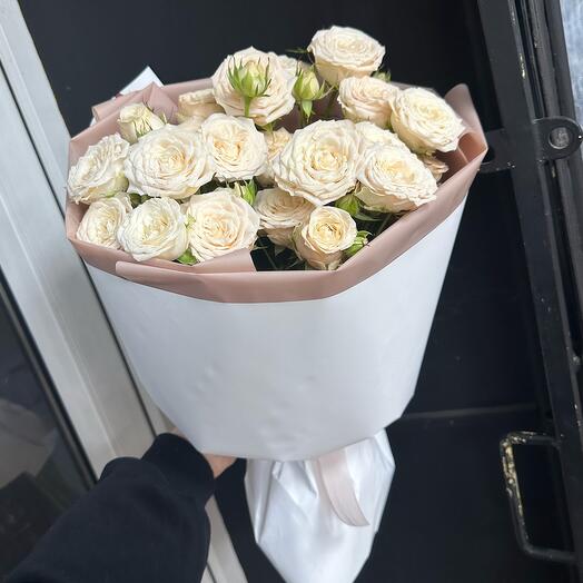 Букет кустовых роз