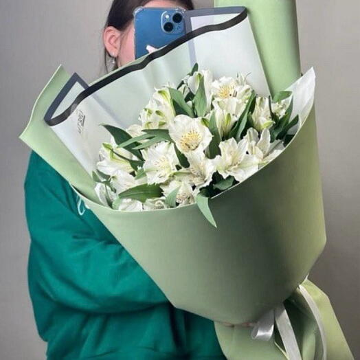 Альстромерии белые Маме