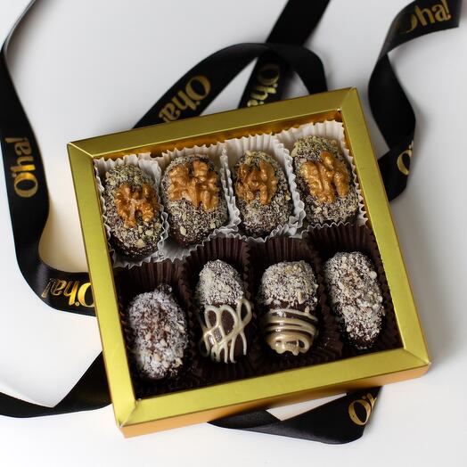 Dates (finiki) covered in chocolate, 8 pcs