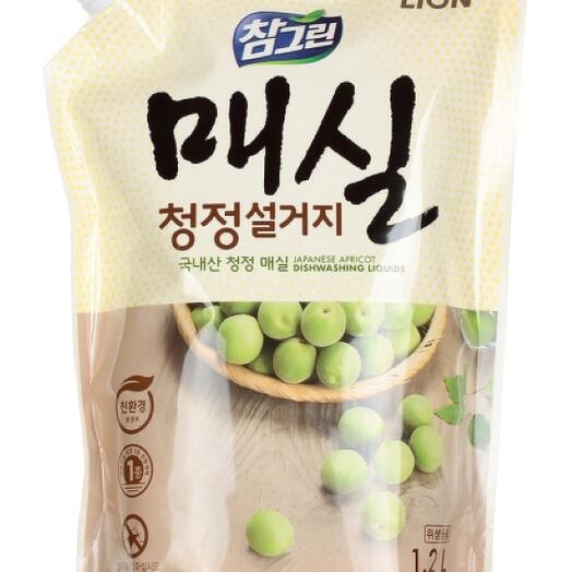 Lion Chamgreen Plum Средство для мытья посуды, овощей и фруктов Японский абрикос - 1,24 кг (пакет)