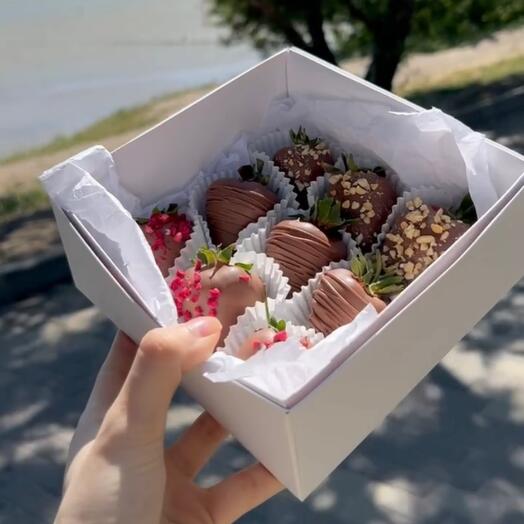 Набор клубники 9 штук