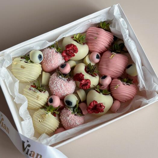 Клубника и голубика в шоколаде Pink | 12-15 ягод