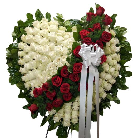 Венок сердце белое