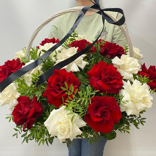Композиция из 22 роз