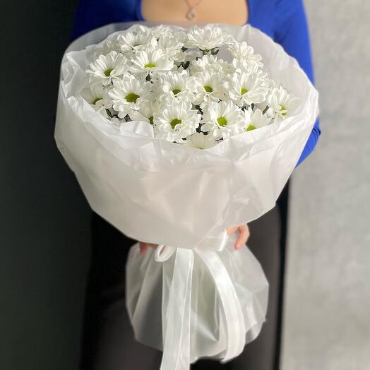 Букет из 5 белых кустовых хризантем