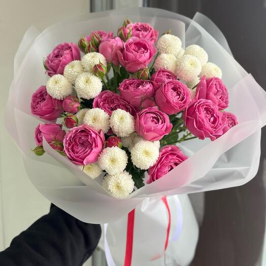 Rosas peonías y crisantemos