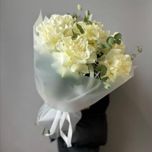 Ramo de 7 rosas francesas blancas