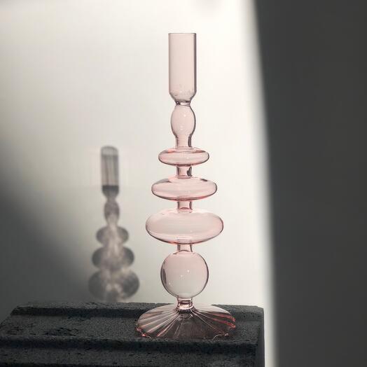 Розовый стеклянный подсвечник