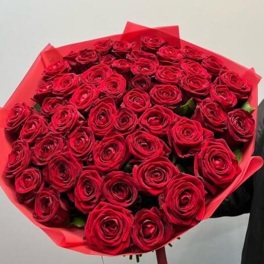 Моно красных роз 51шт