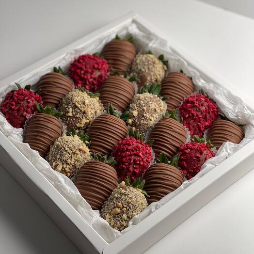 Клубника в молочном шоколаде Callebaut