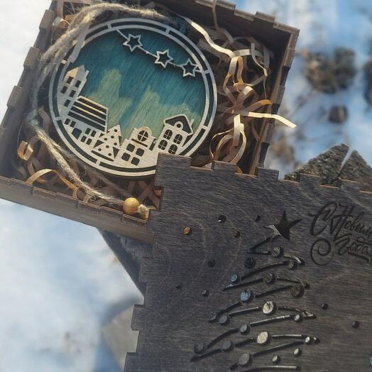 Новогодняя игрушка в боксе