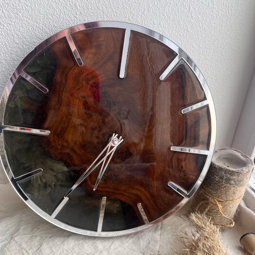 Часы диаметром 30см