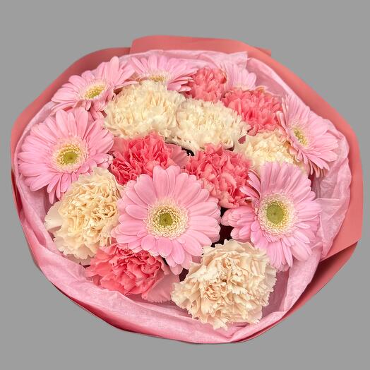 Bouquet of gerberas and carnations