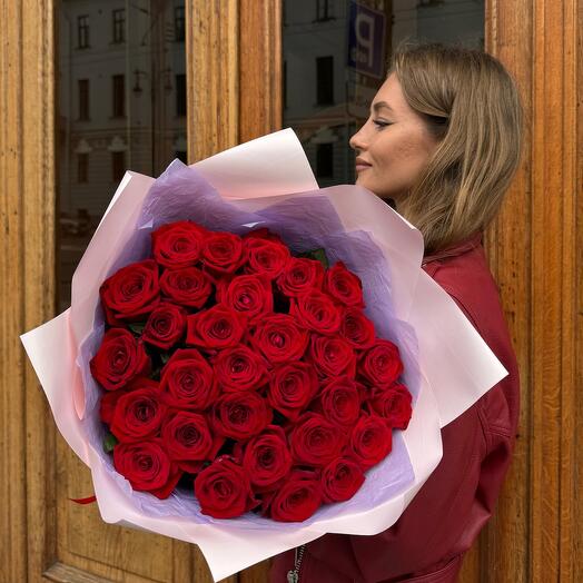 31 Premium Red Roses 60cm