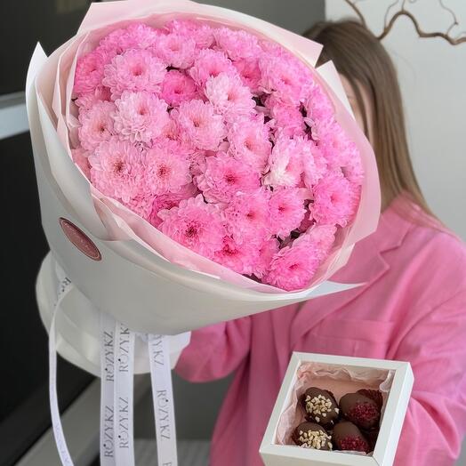 Комбо букет из 9 хризантем и финики в шоколаде