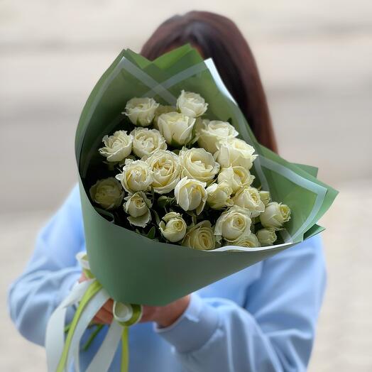 Bouquet of white bush roses, white roses, bouquet of white roses