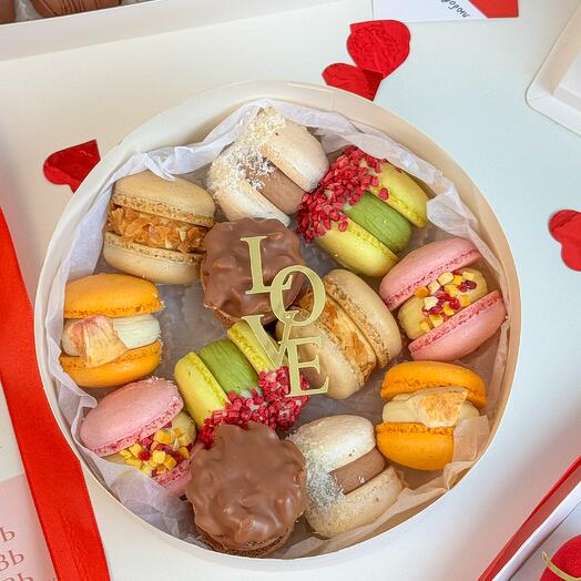 Набор макаронс Love