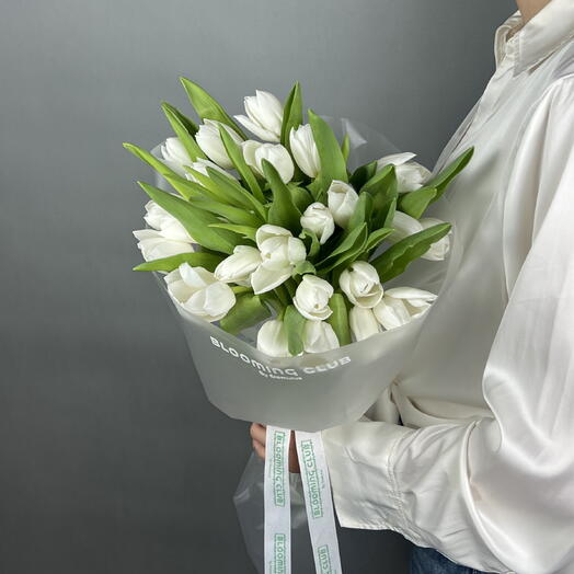 31 White Tulips Bouquet