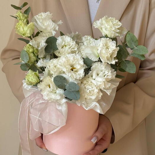 Delicato eustoma in una cappelliera