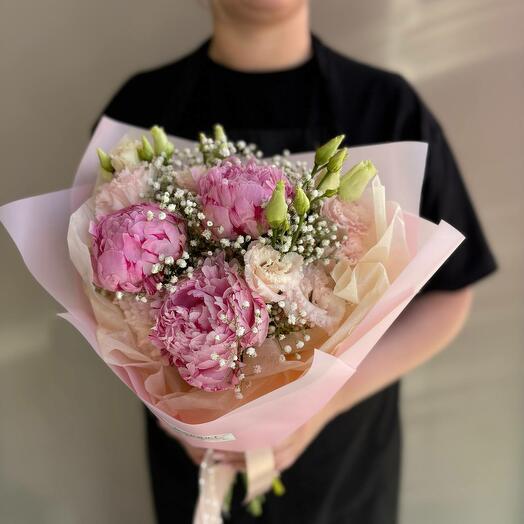 Bouquet 041 (букет из пионов и эустомы)