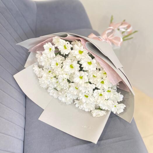 АКЦИЯ - ХИТ ПРОДАЖ 9 ромашковых хризантем в серо-розовом оформлении 🌸