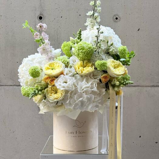 Flower hatbox Creme Brûlee