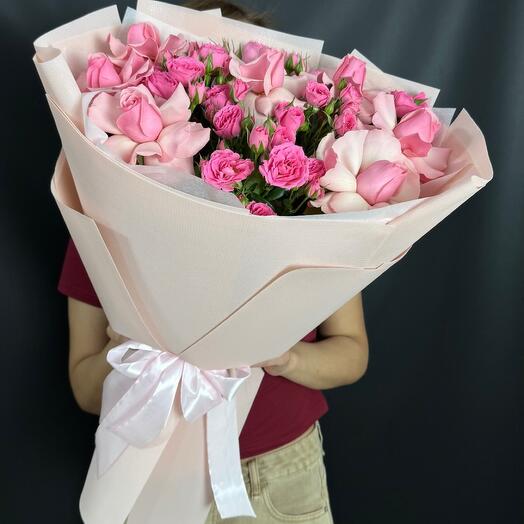 Розы с кустовыми розами