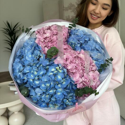 💐 Букет из гортензий «Небо и Розовый Шёлк»