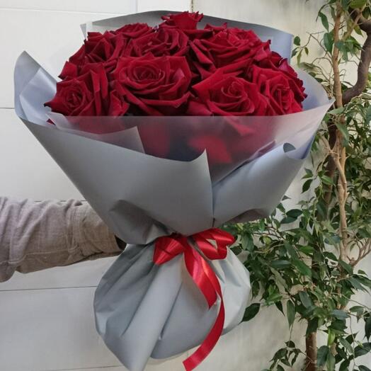 Красные французские розы Эквадор . 11 шт