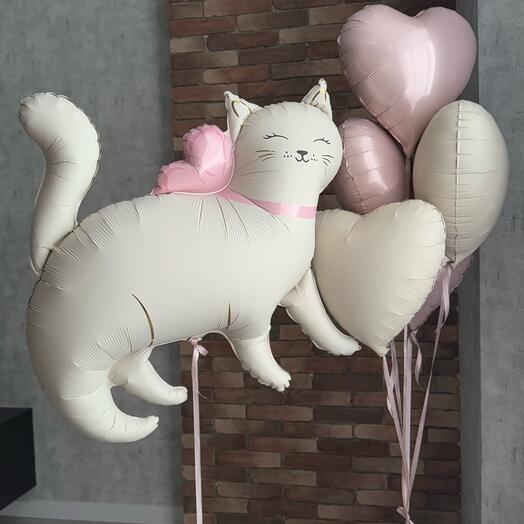 Нежная кошечка с бантиком и 5 фольгированных сердец 💖 для выписки и первого дня рождения