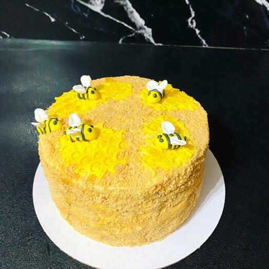 Классический  торт 2кг «Медовик» с пчелками и сотами