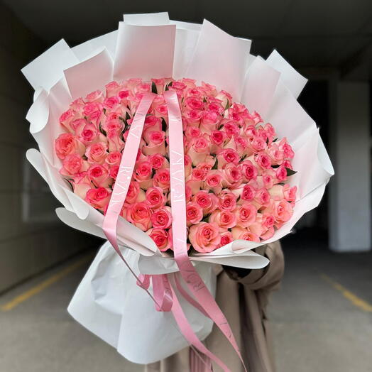 Букет из 101 розы сорта Джумелия