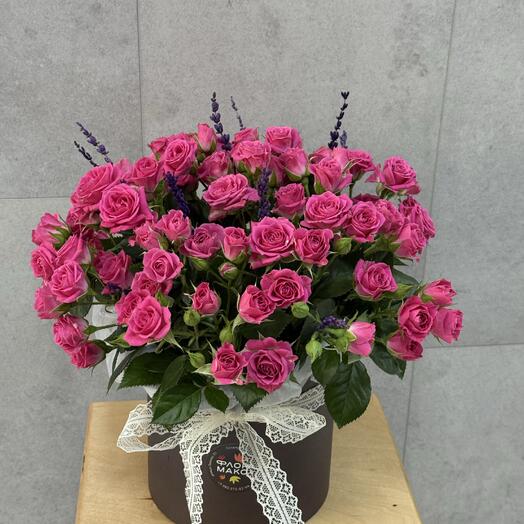 Коробка из кустовых роз