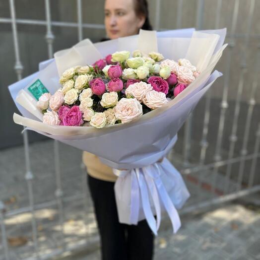 Букет пионовидных роз