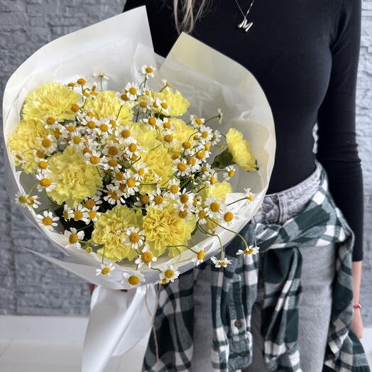 Brisa Dorada - claveles y margaritas