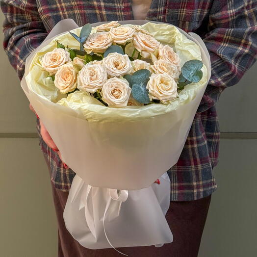 Букет из нежной кустовой розы М + сладкий подарок 🎁