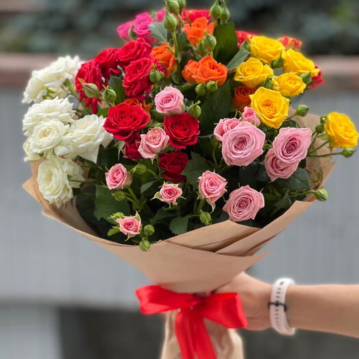 Разноцветные кустовые розы