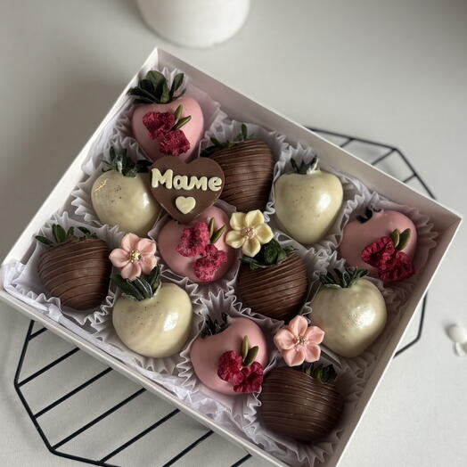 Клубника 12 шт маме