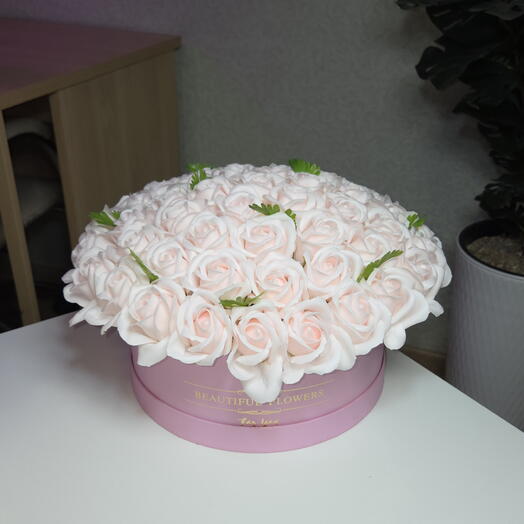 Букет из нежно-розовых розочек, 56 шт