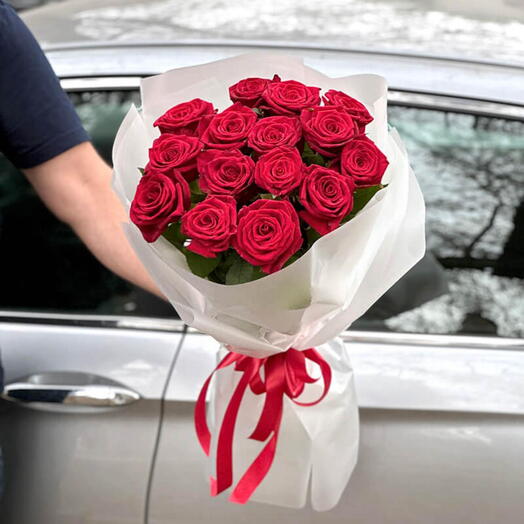 Charming bouquet of 15 red roses
