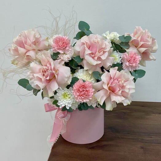 Шляпная коробка «нежности» с французскими розами / хризантемы