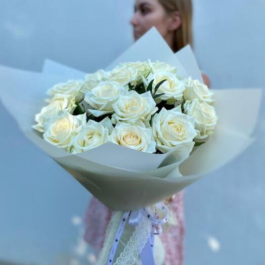 Ramo de 15 rosas blancas