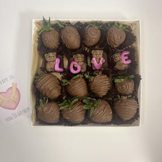 Клубника с мишками «Love»